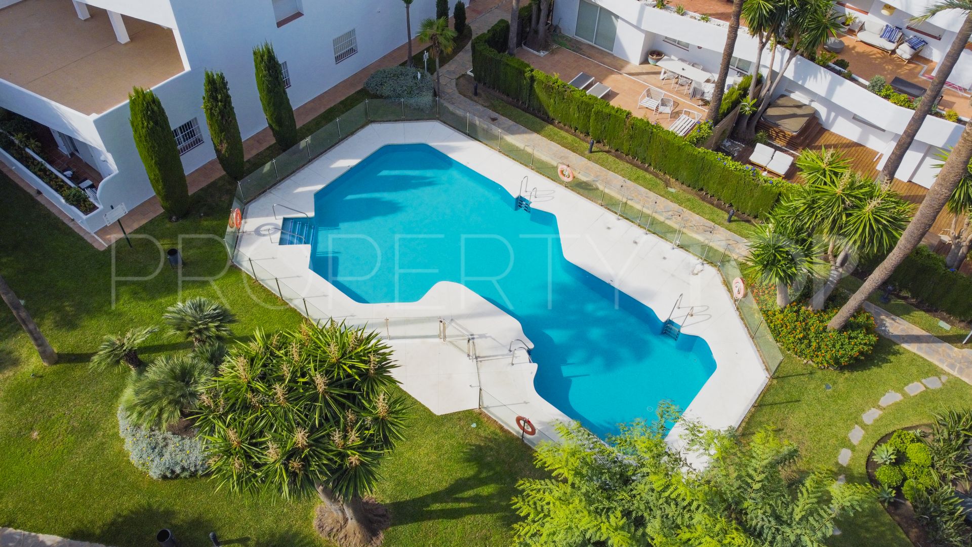 Apartamento planta baja en venta con 2 dormitorios en Jardines de Andalucia