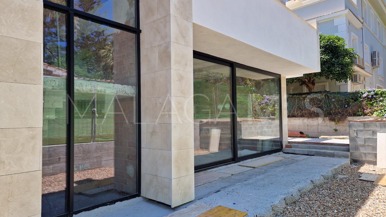 For sale villa in Nueva Andalucia with 4 bedrooms