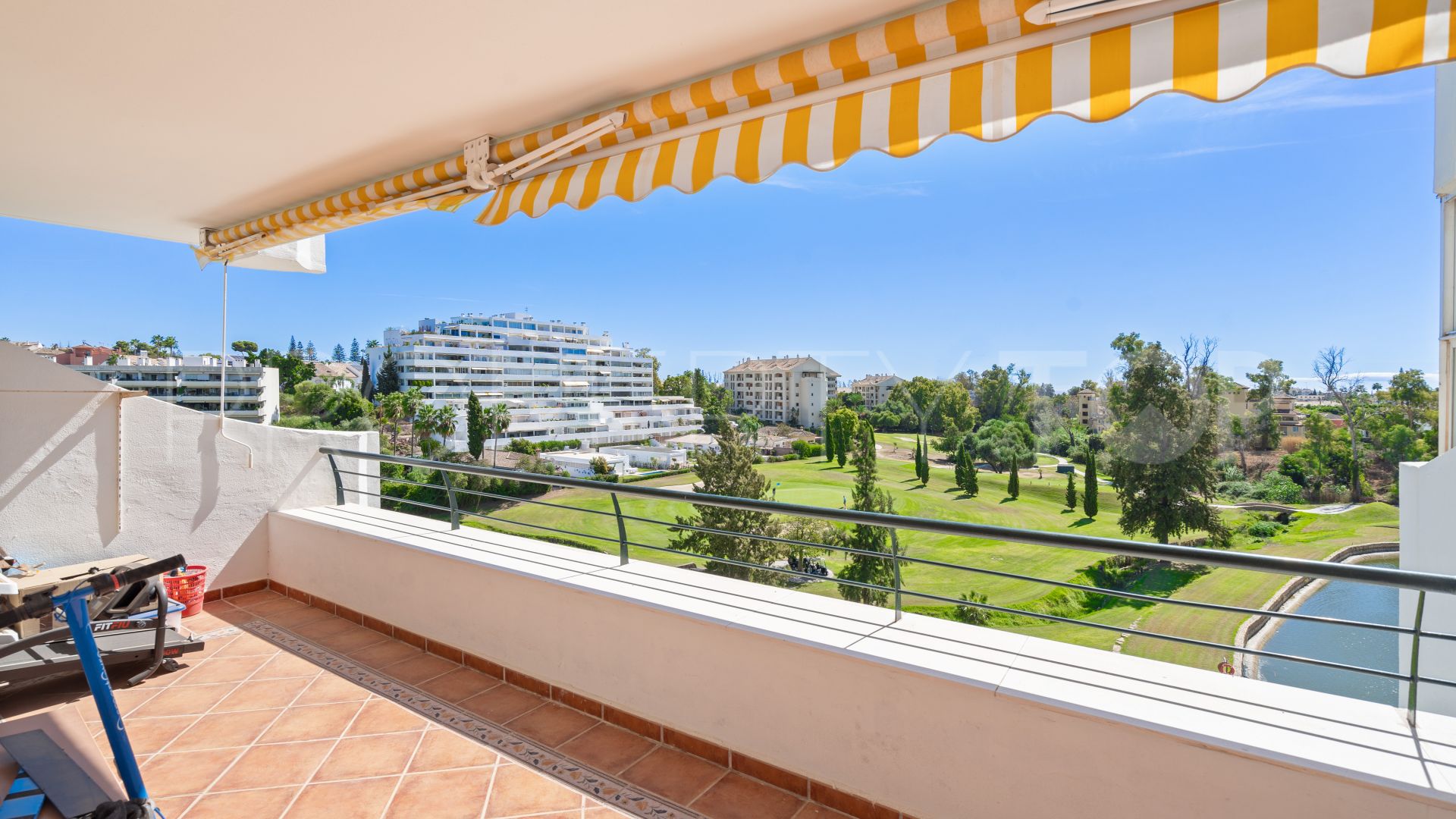 For sale Campos de Guadalmina apartment with 3 bedrooms