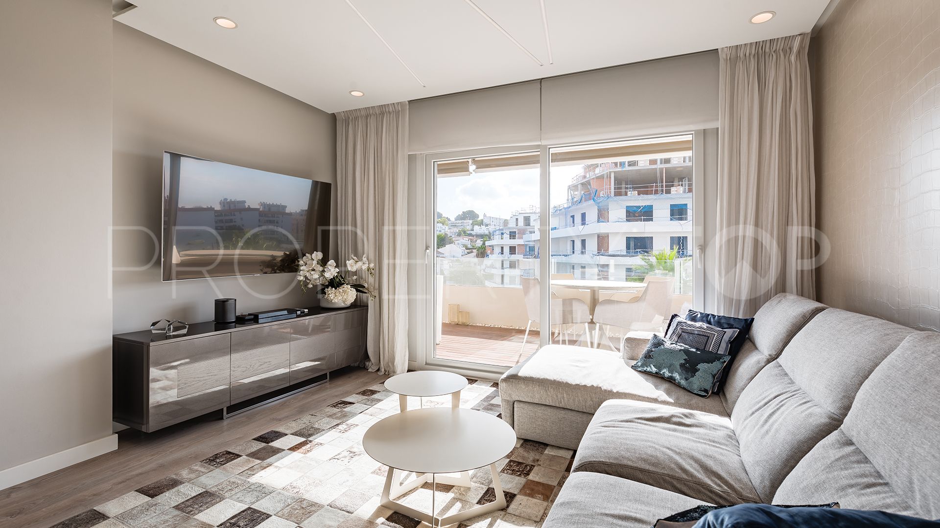 2 bedrooms La Campana apartment for sale