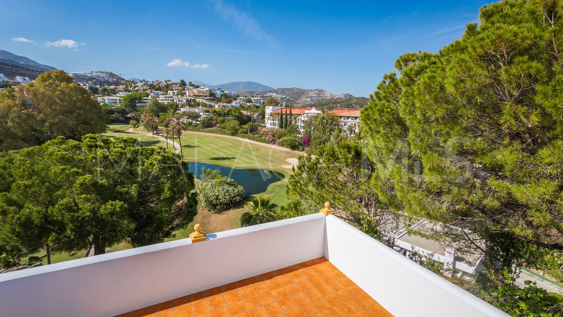 For sale 4 bedrooms town house in Las Encinas