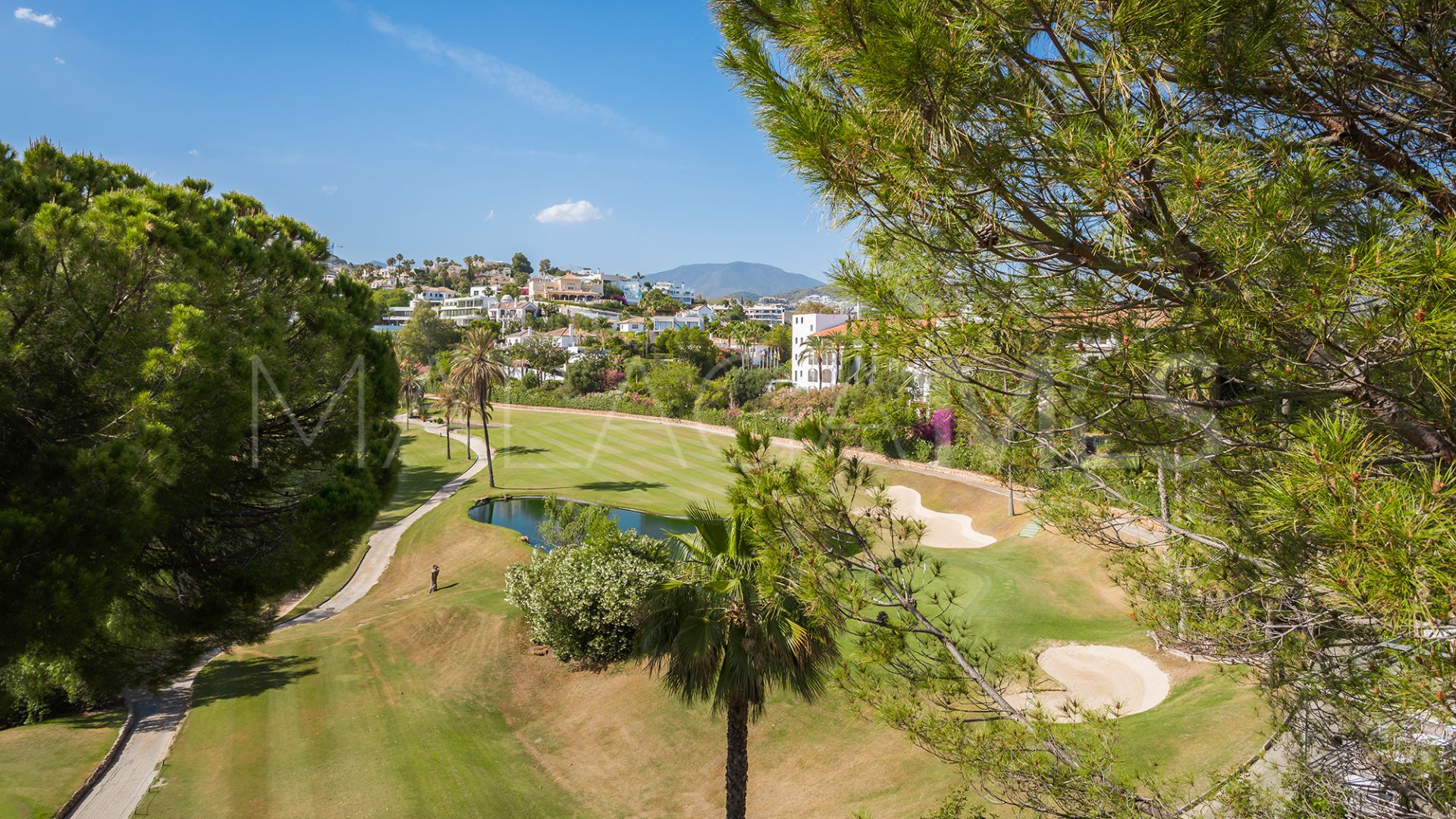 For sale 4 bedrooms town house in Las Encinas