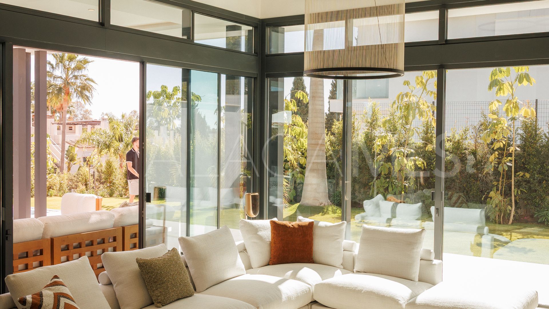Villa for sale in Marbella Golden Mile
