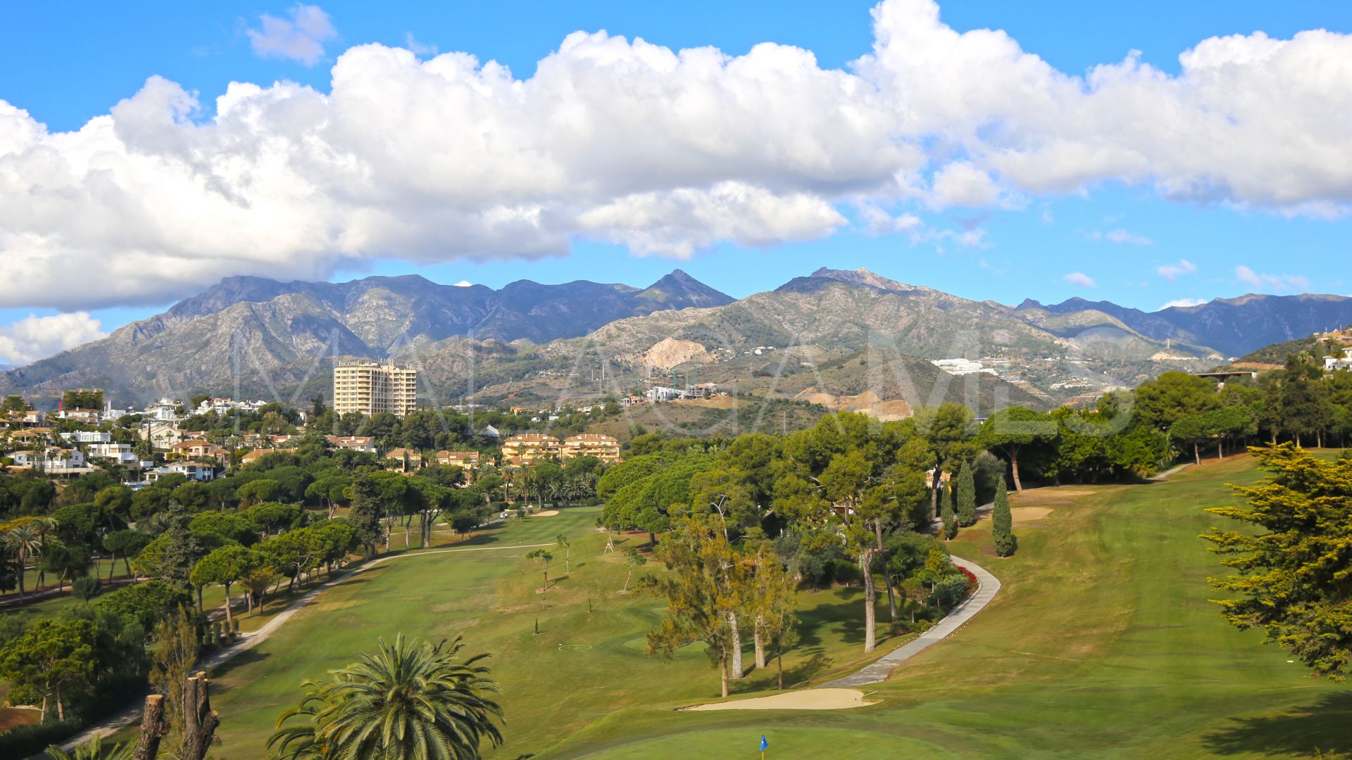 Duplex-wohnung for sale in Estepona Ost