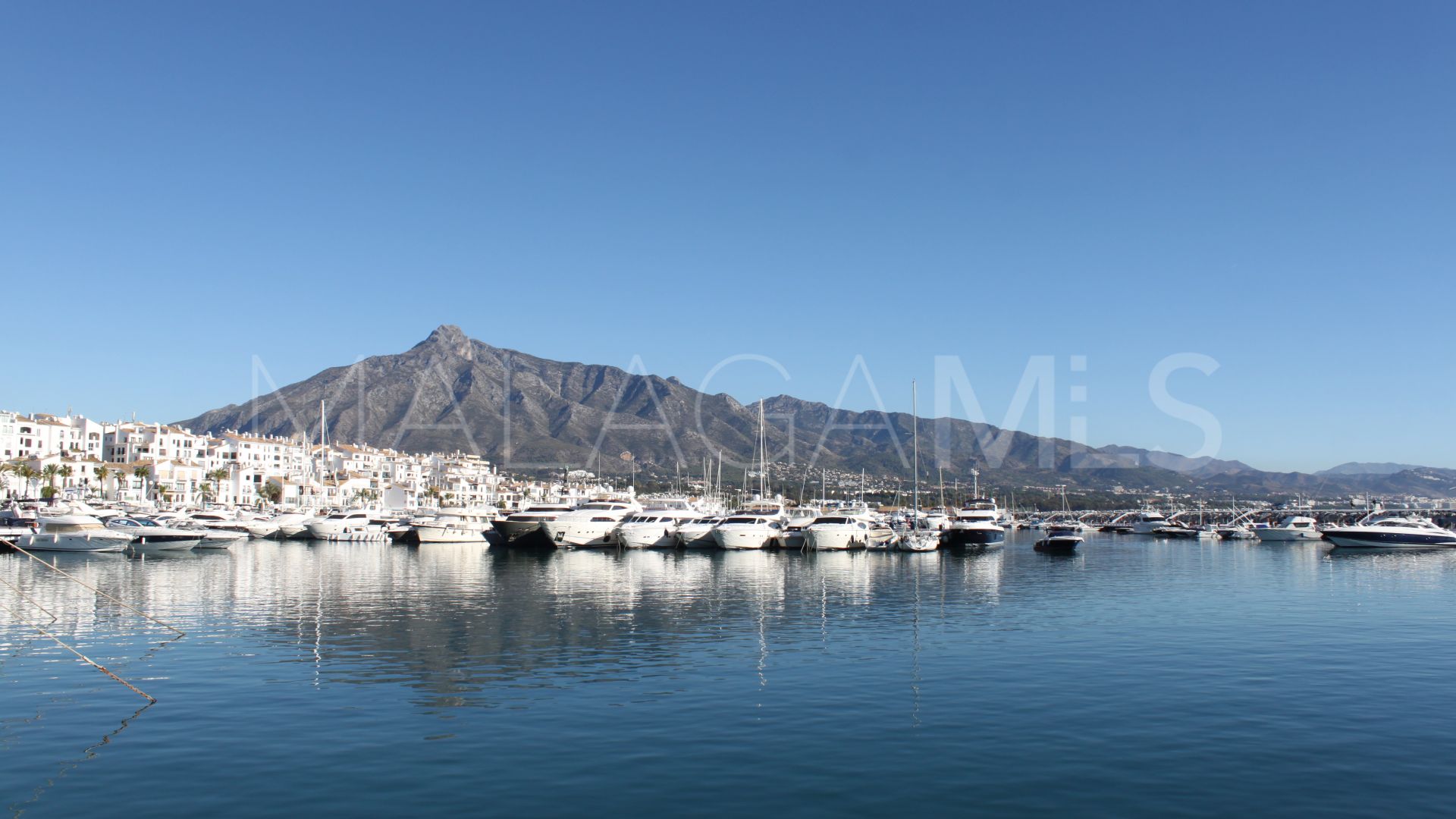 Duplex-wohnung for sale in Estepona Ost
