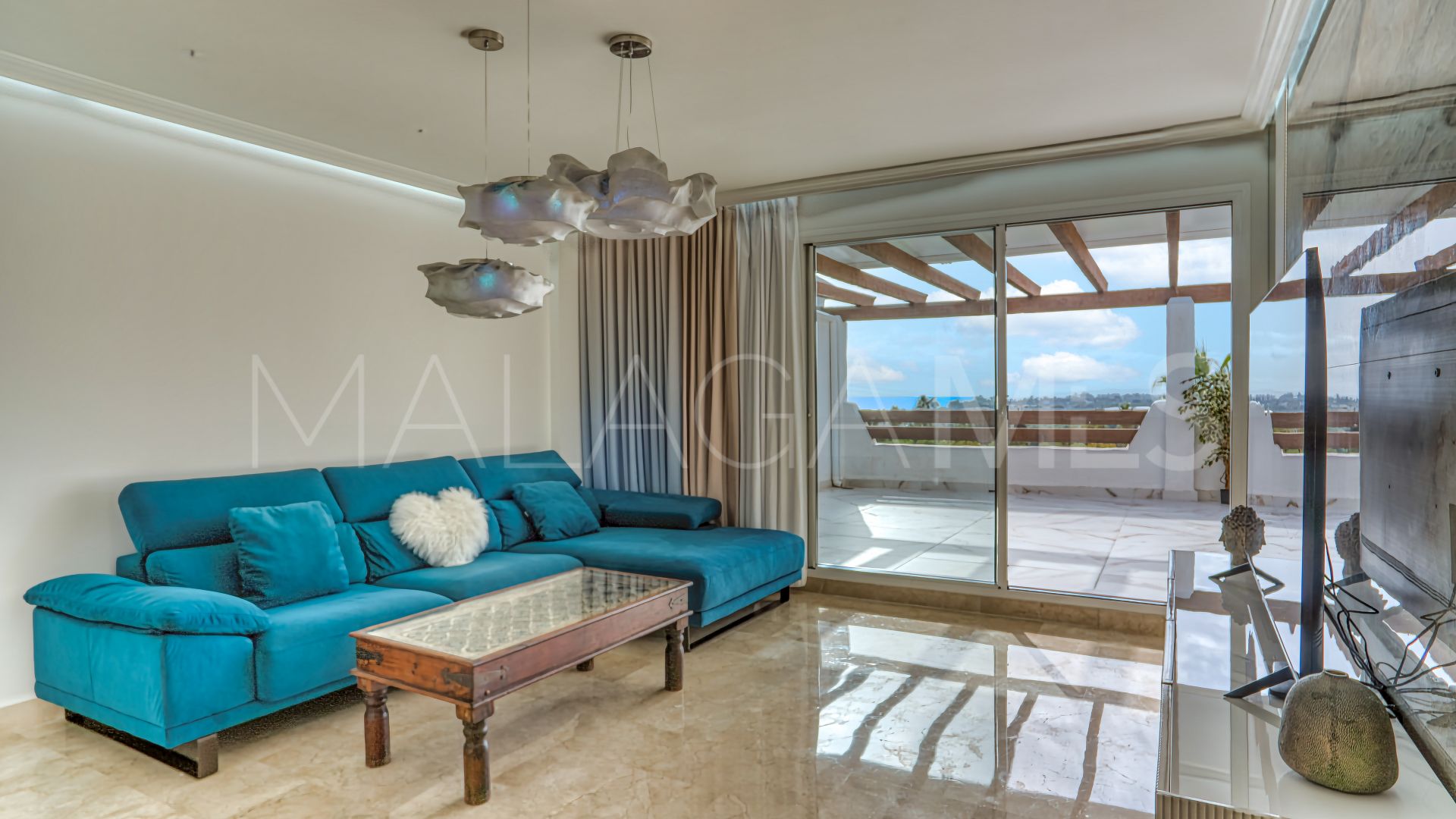 2 bedrooms Selwo Hills penthouse for sale