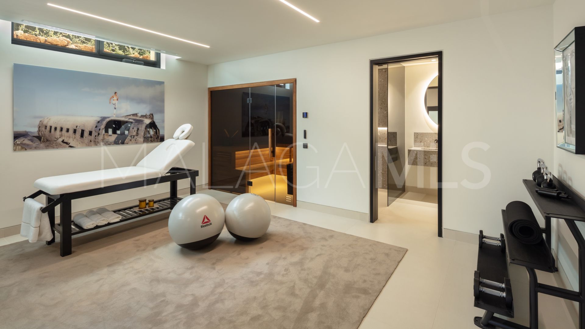 Villa for sale in Las Brisas