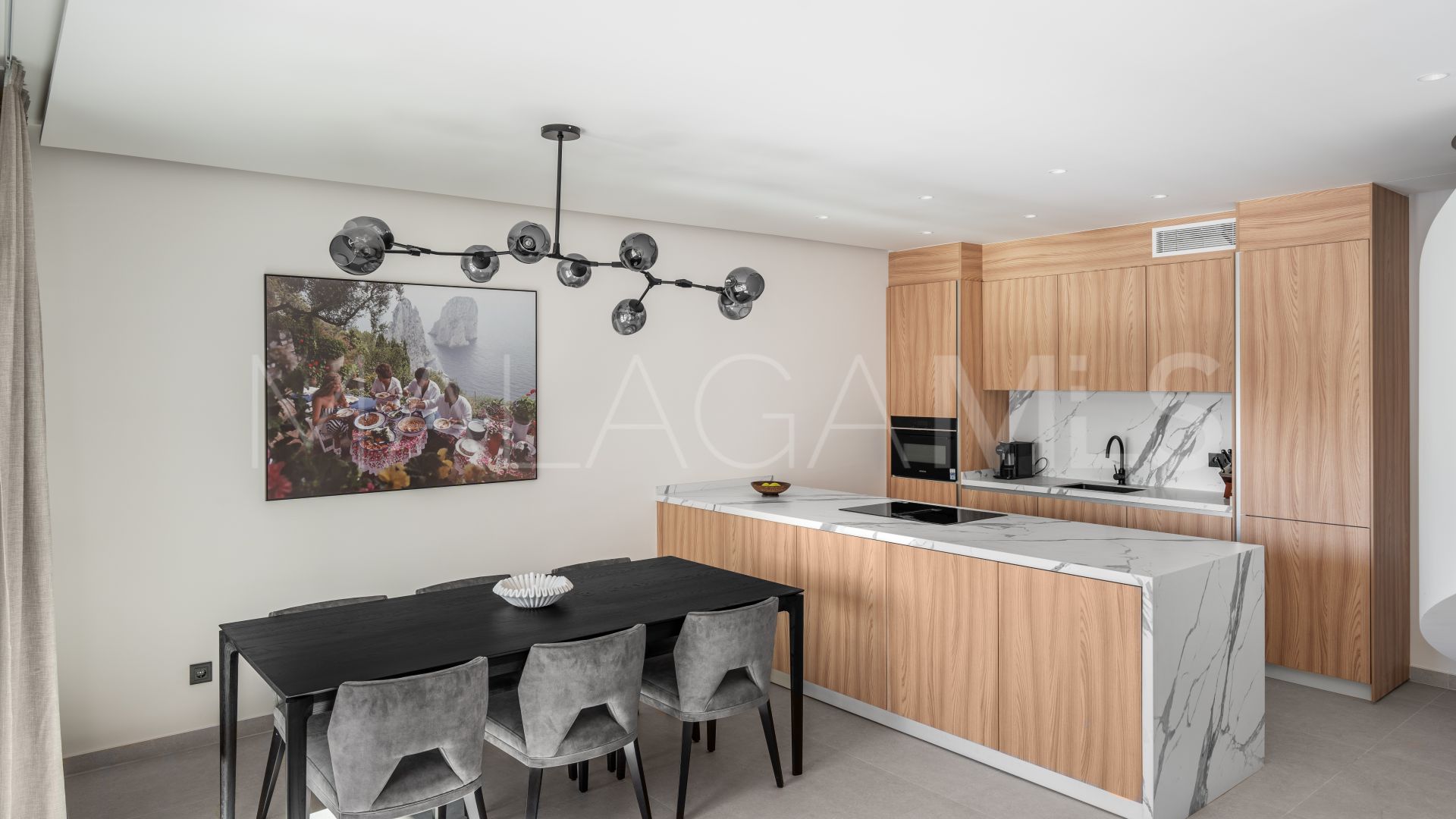 For sale duplex penthouse in Aloha Gardens
