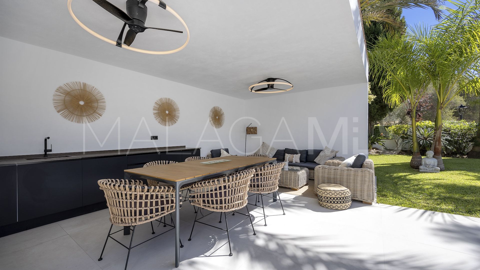 Buy villa de 5 bedrooms in Paraiso Alto