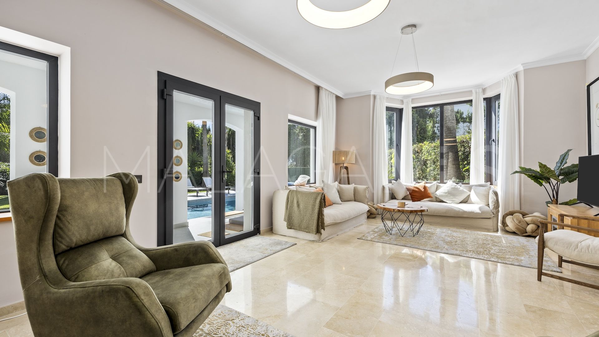 Buy villa de 5 bedrooms in Paraiso Alto
