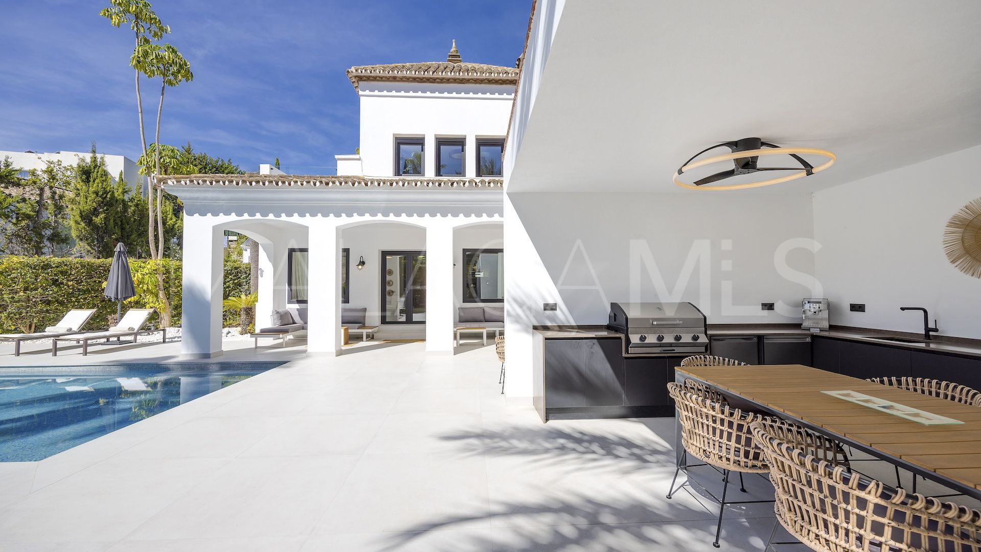 Buy villa de 5 bedrooms in Paraiso Alto