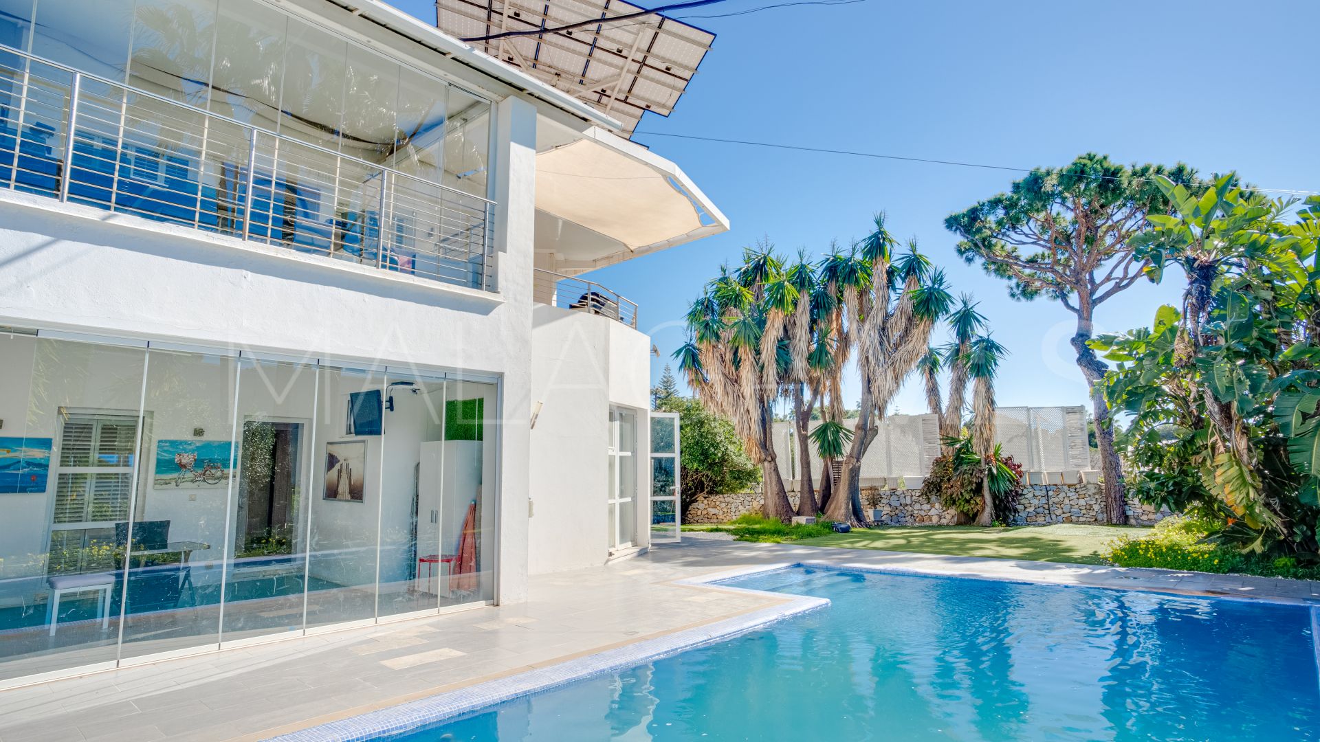 Villa for sale in Elviria