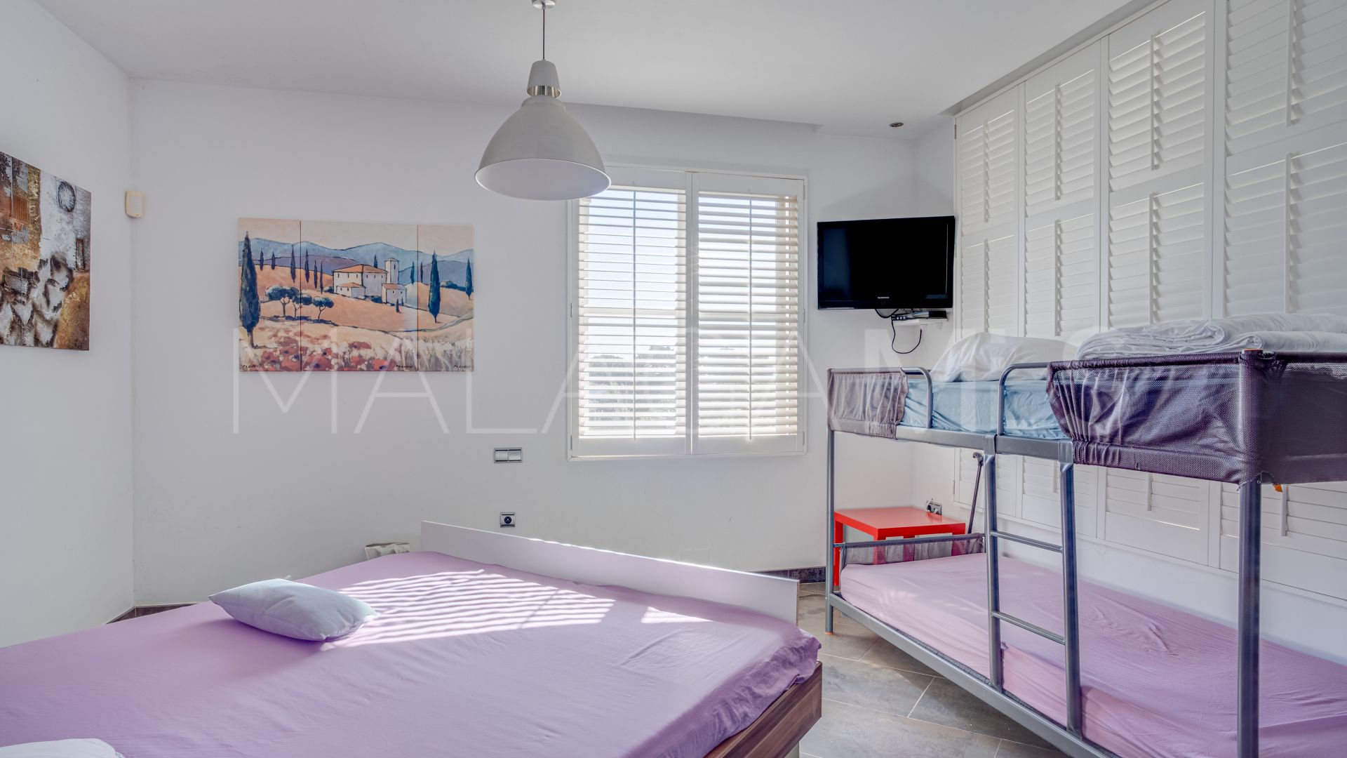 Villa for sale in Elviria