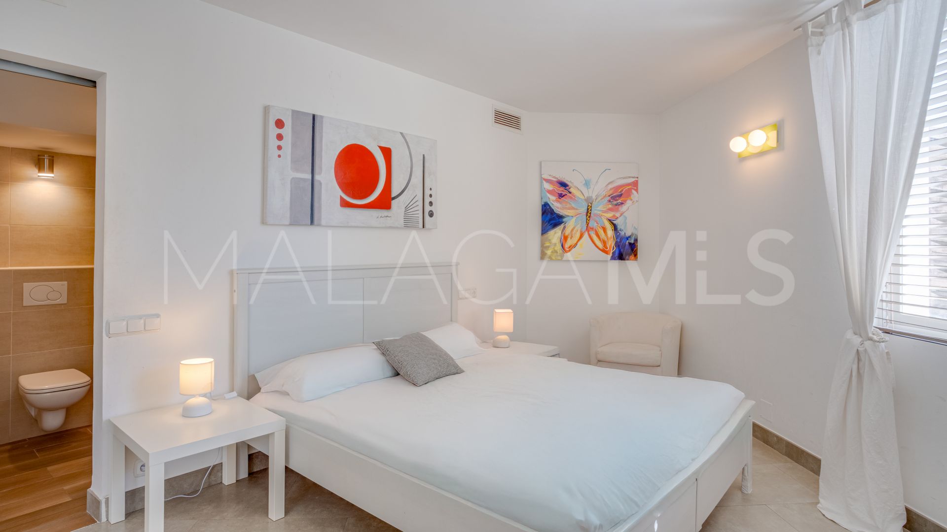 Villa for sale in Elviria