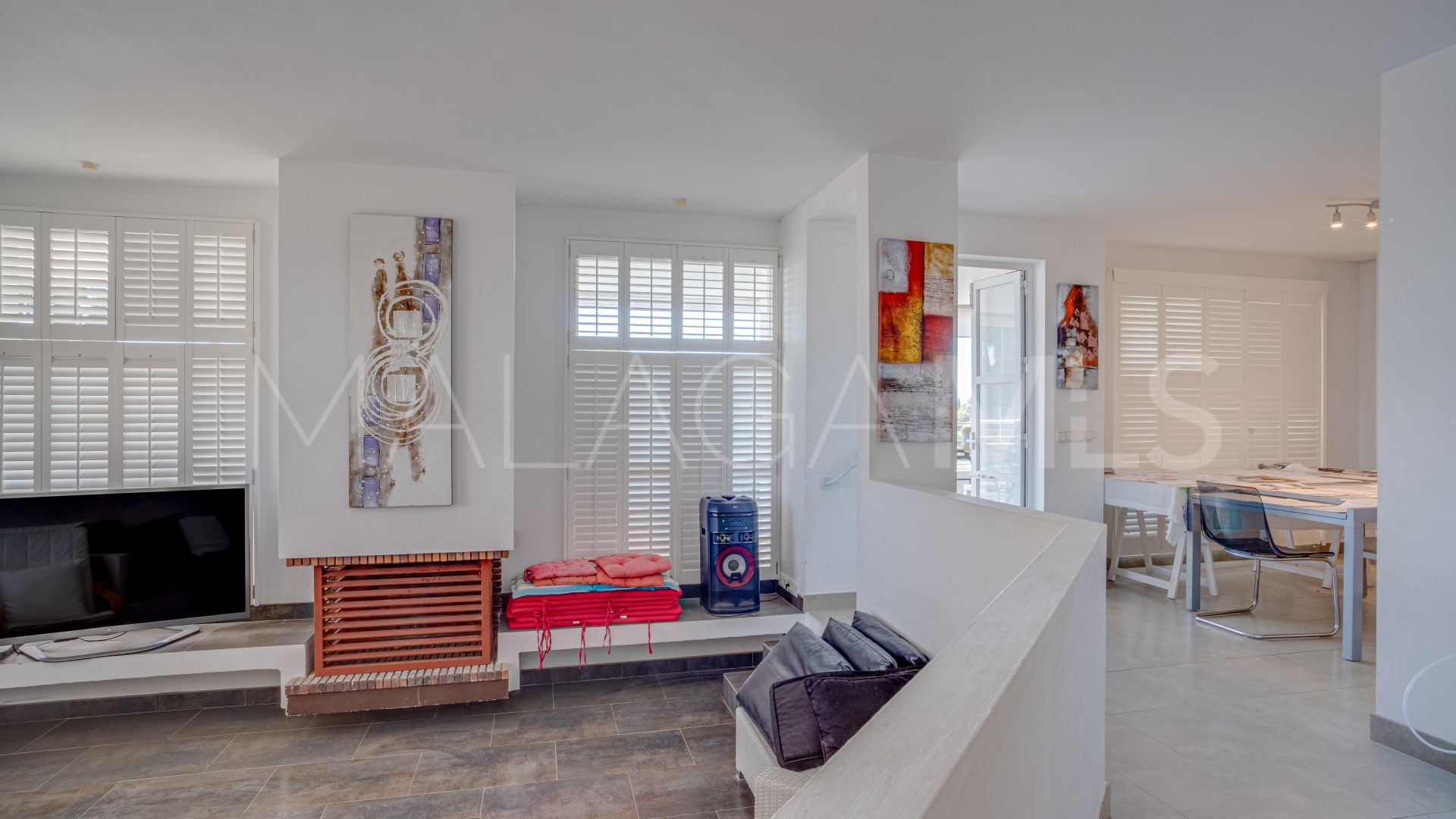 Villa for sale in Elviria