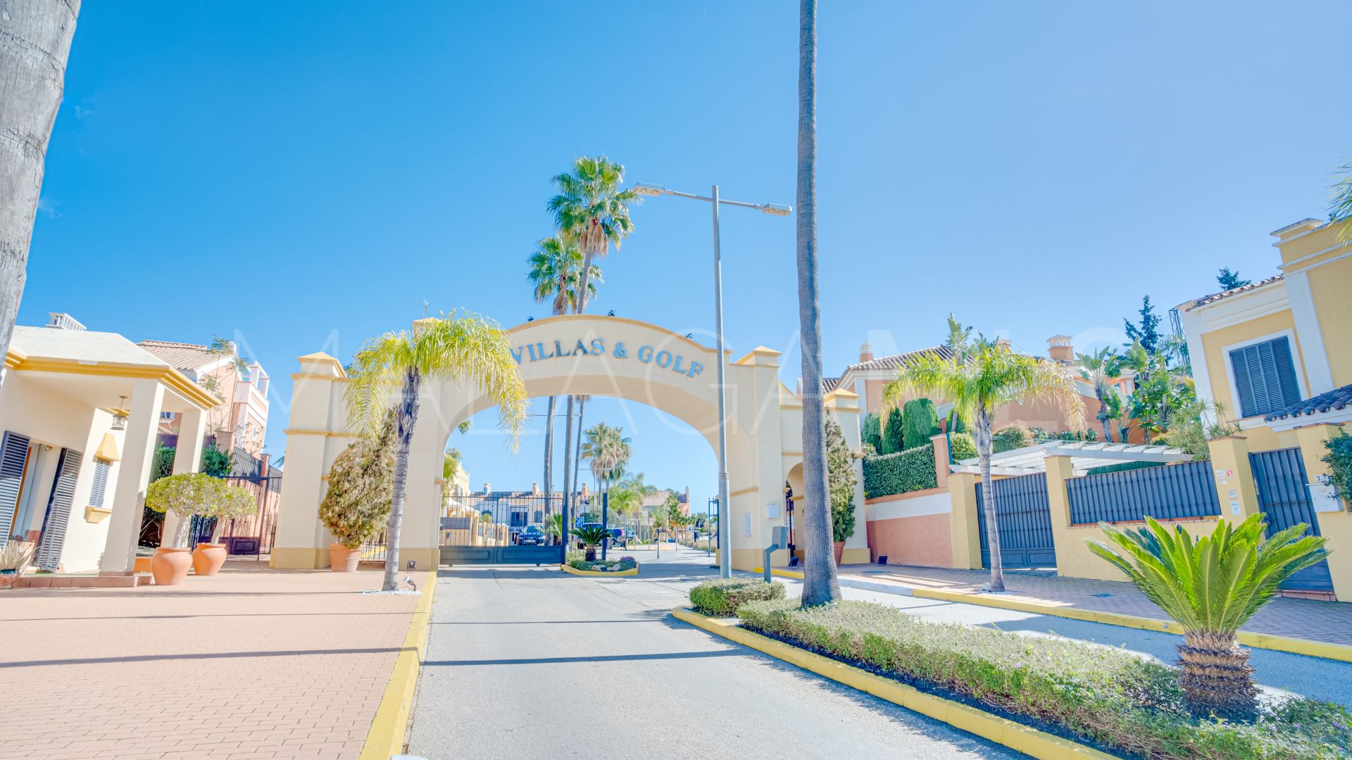 Maison de ville for sale in Guadalmina Alta
