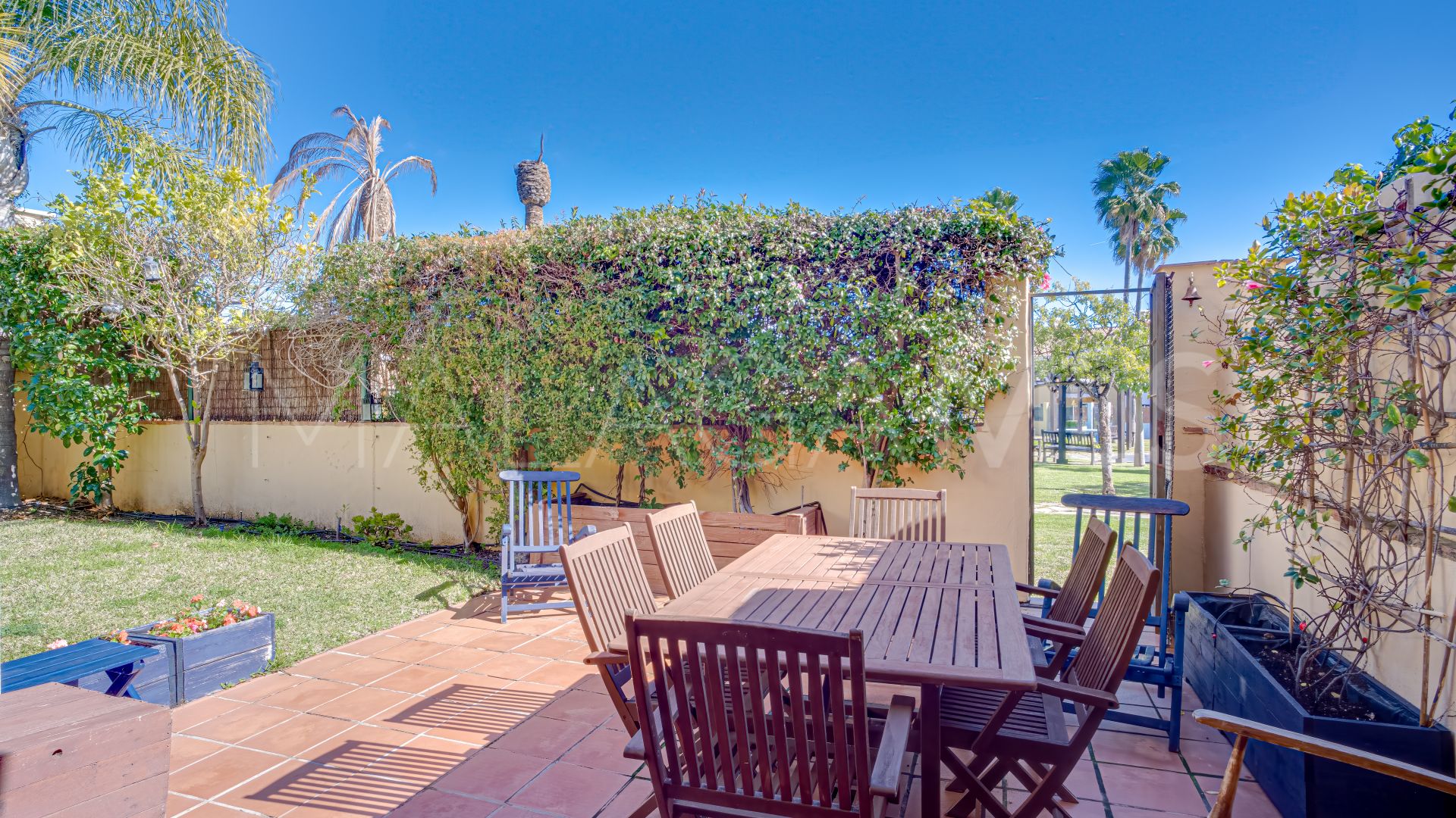 Maison de ville for sale in Guadalmina Alta