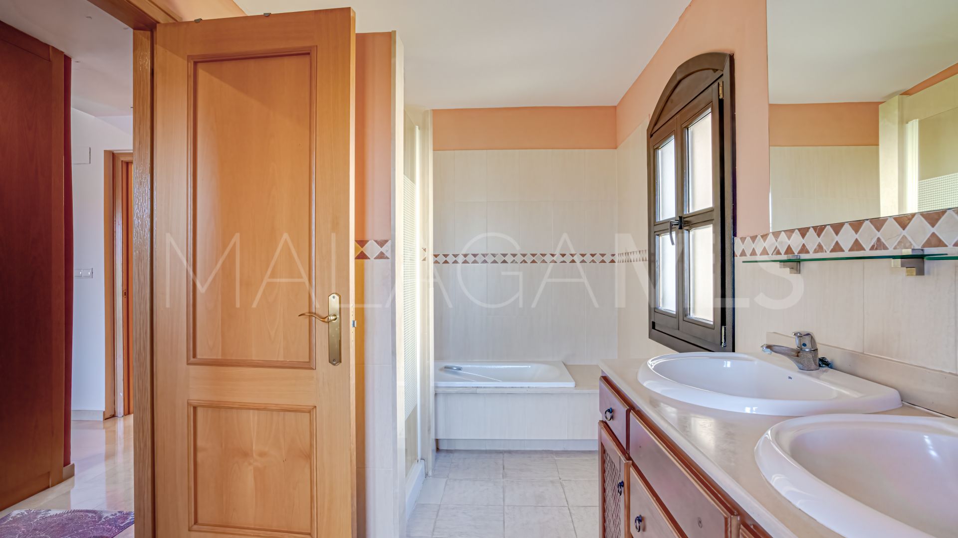 Maison de ville for sale in Guadalmina Alta