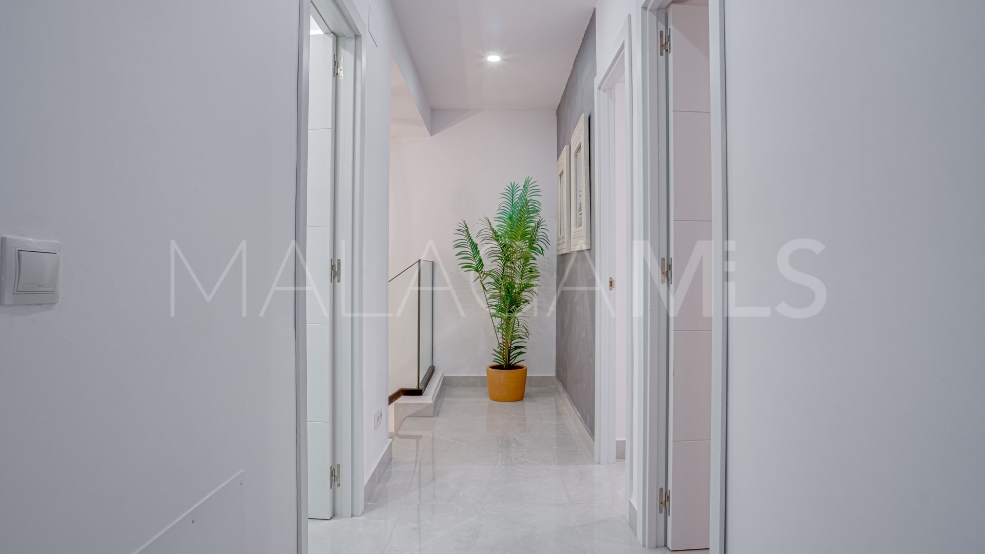 Ground floor duplex for sale in La Maestranza