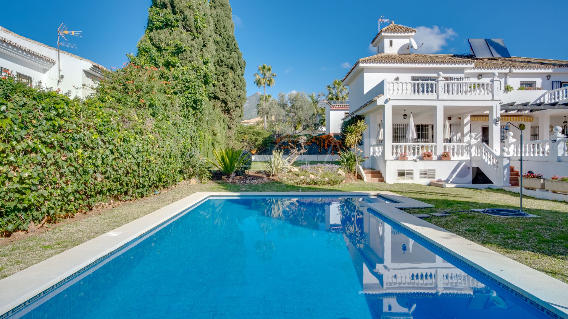 Villa for sale in Valdeolletas