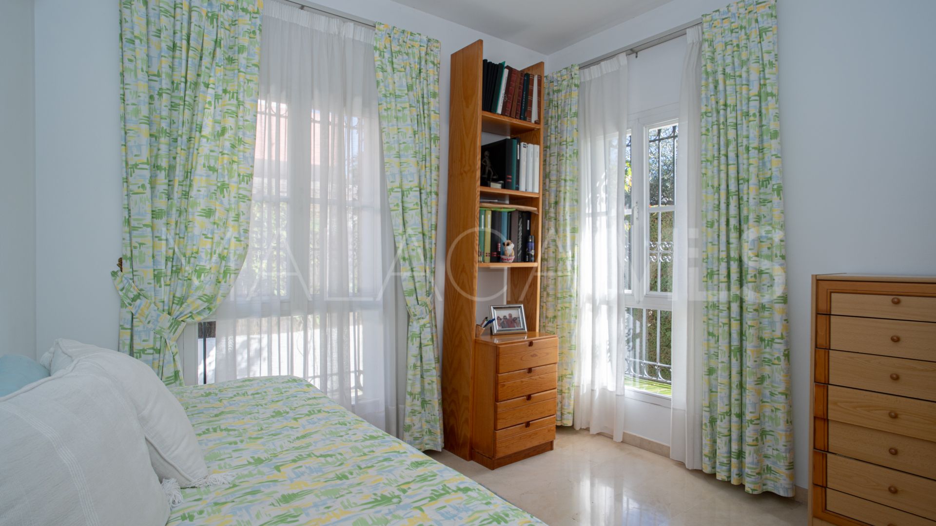 Villa for sale in Valdeolletas