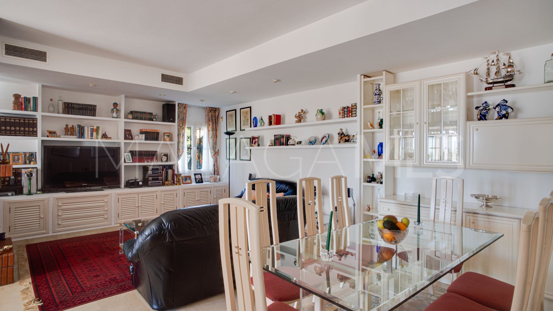 Villa for sale in Valdeolletas