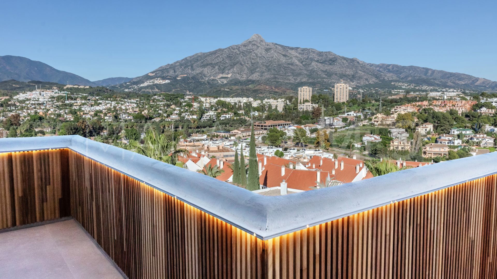 Takvåning for sale in Jardines de Andalucia