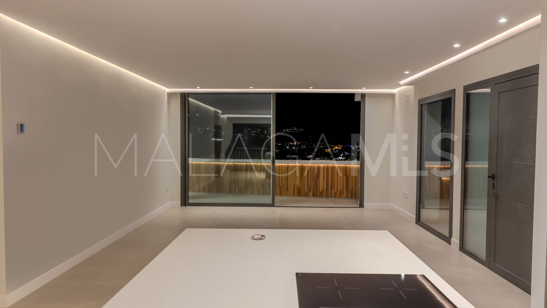 Takvåning for sale in Jardines de Andalucia