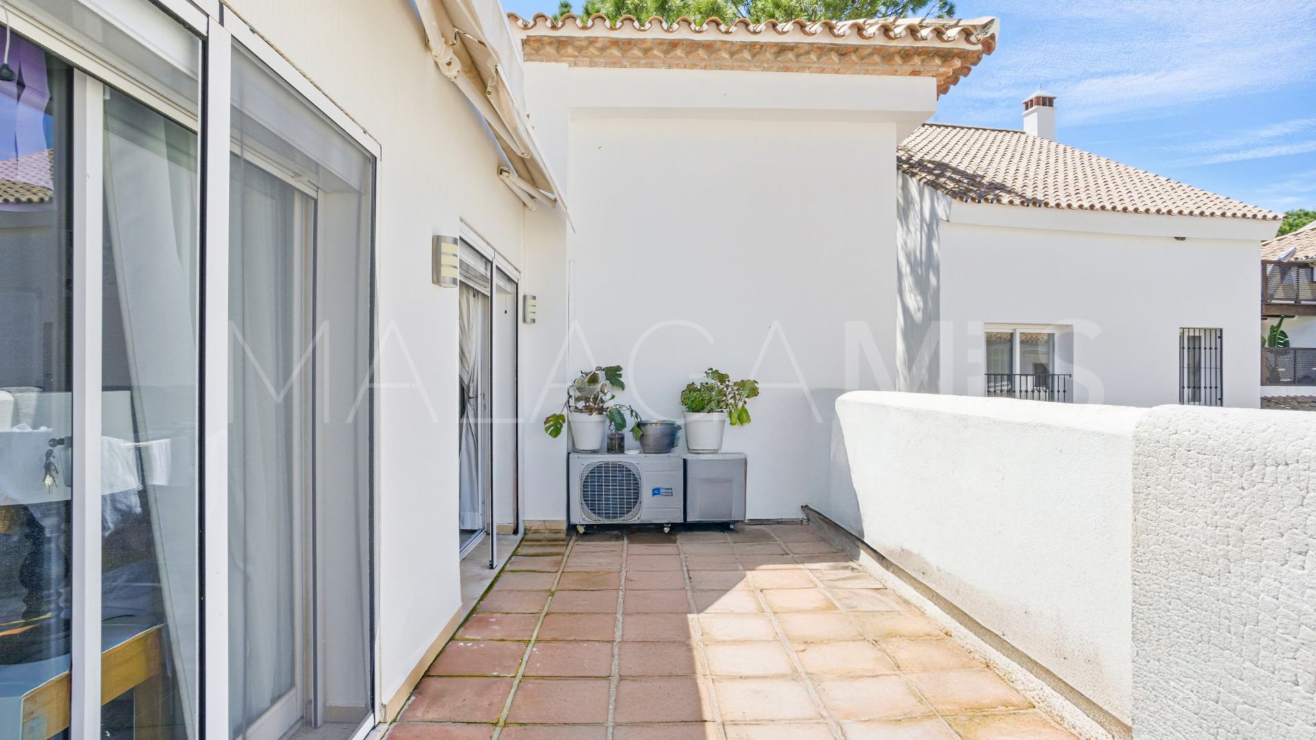 Zweistöckiges penthouse for sale in Los Pinos de Aloha