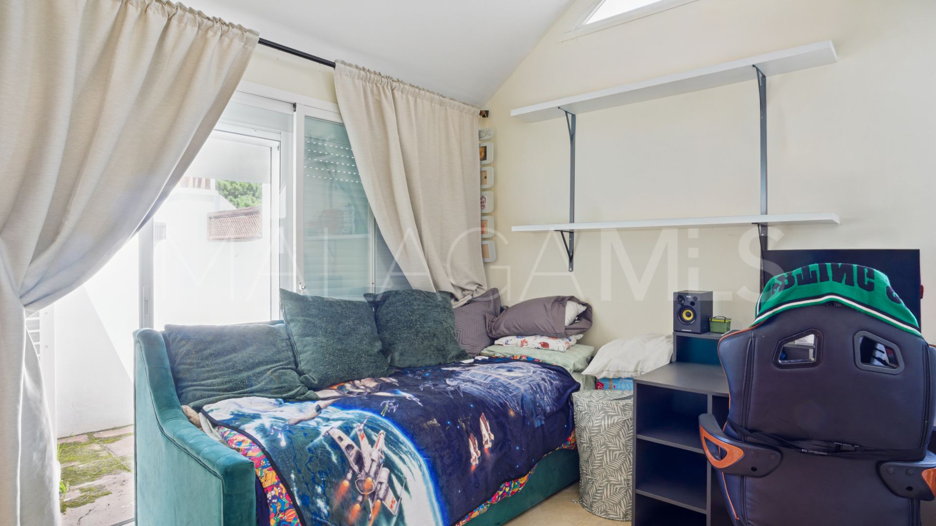 Zweistöckiges penthouse for sale in Los Pinos de Aloha