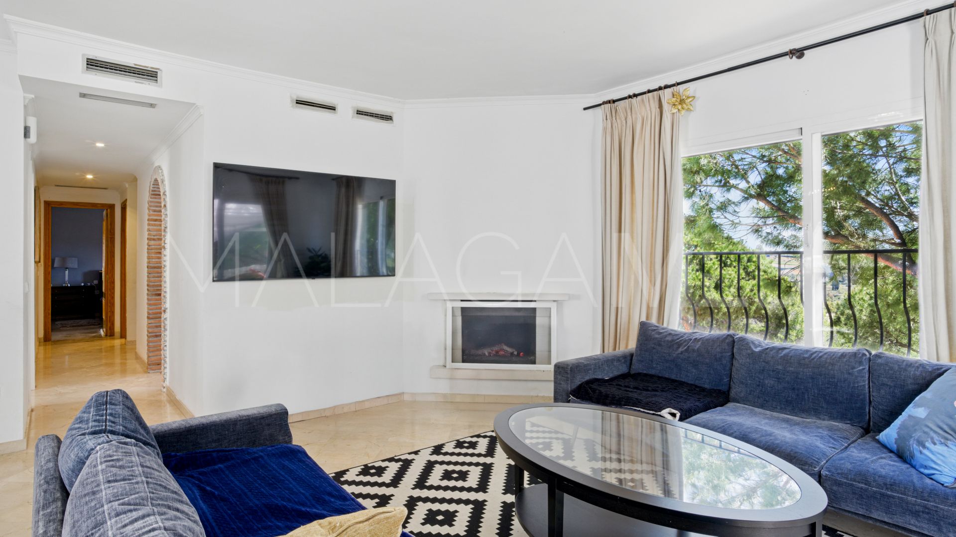 Zweistöckiges penthouse for sale in Los Pinos de Aloha