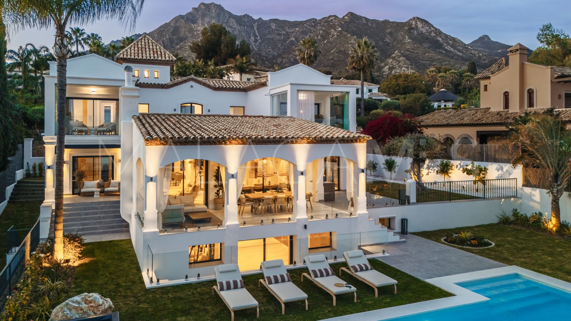 Villa for sale in Altos Reales