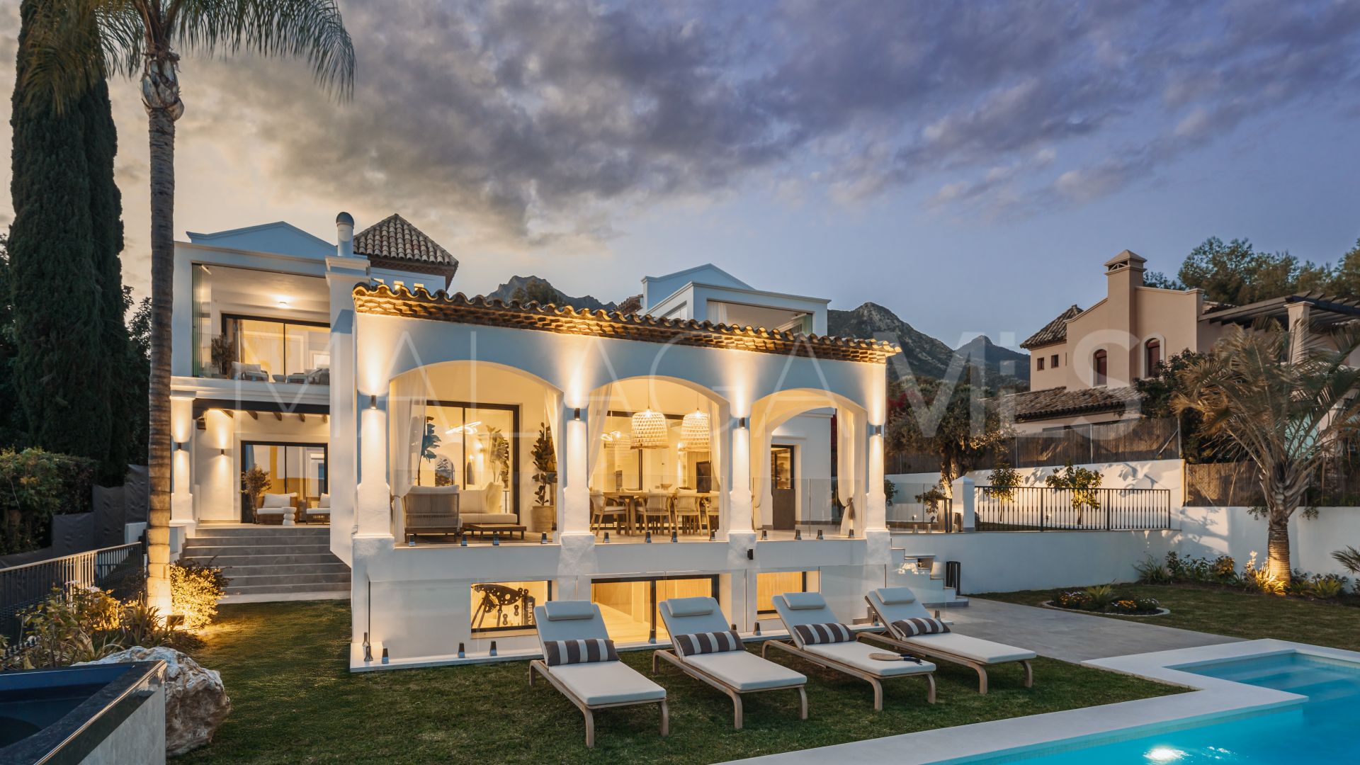 Villa for sale in Altos Reales