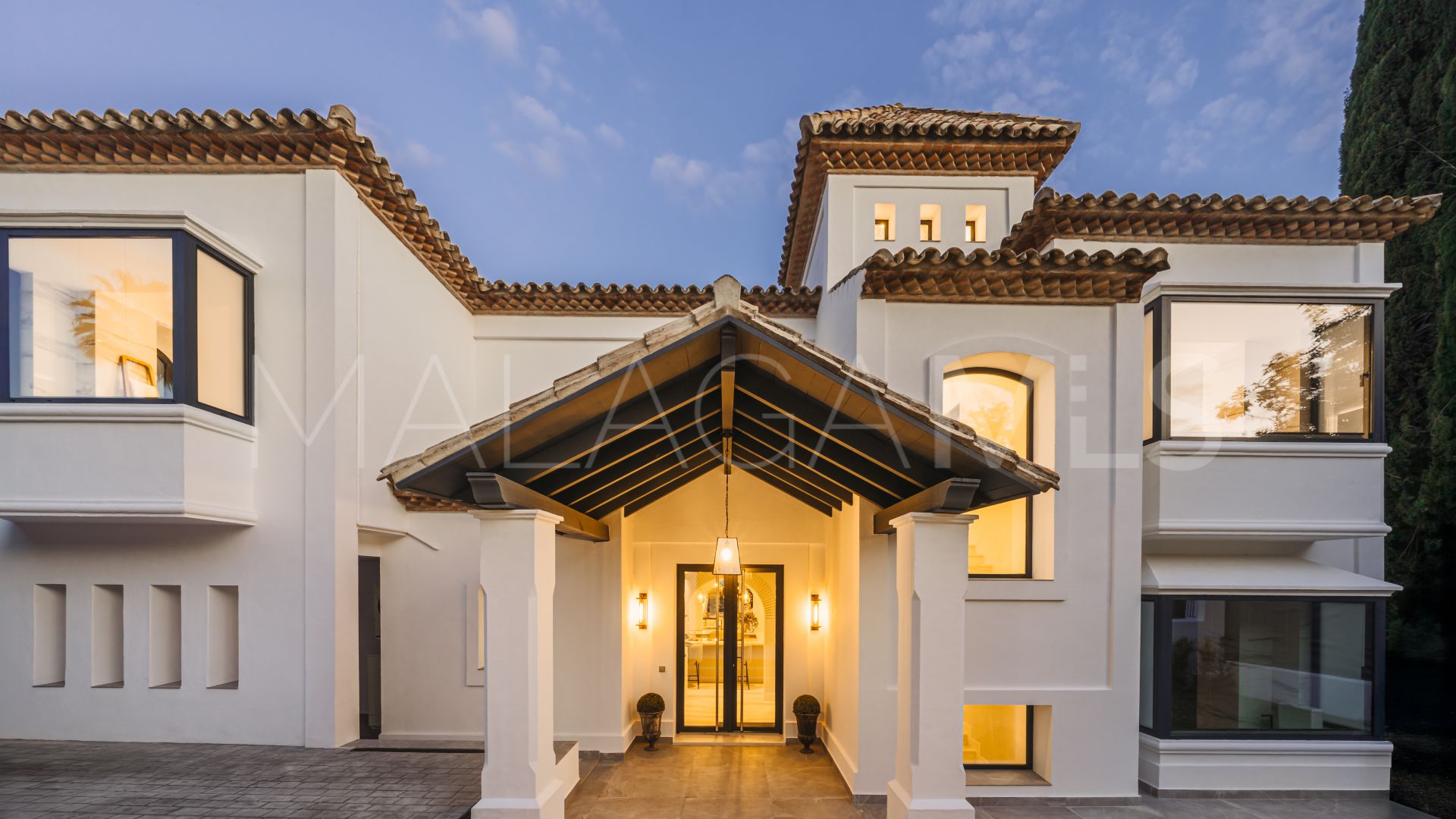 Villa for sale in Altos Reales