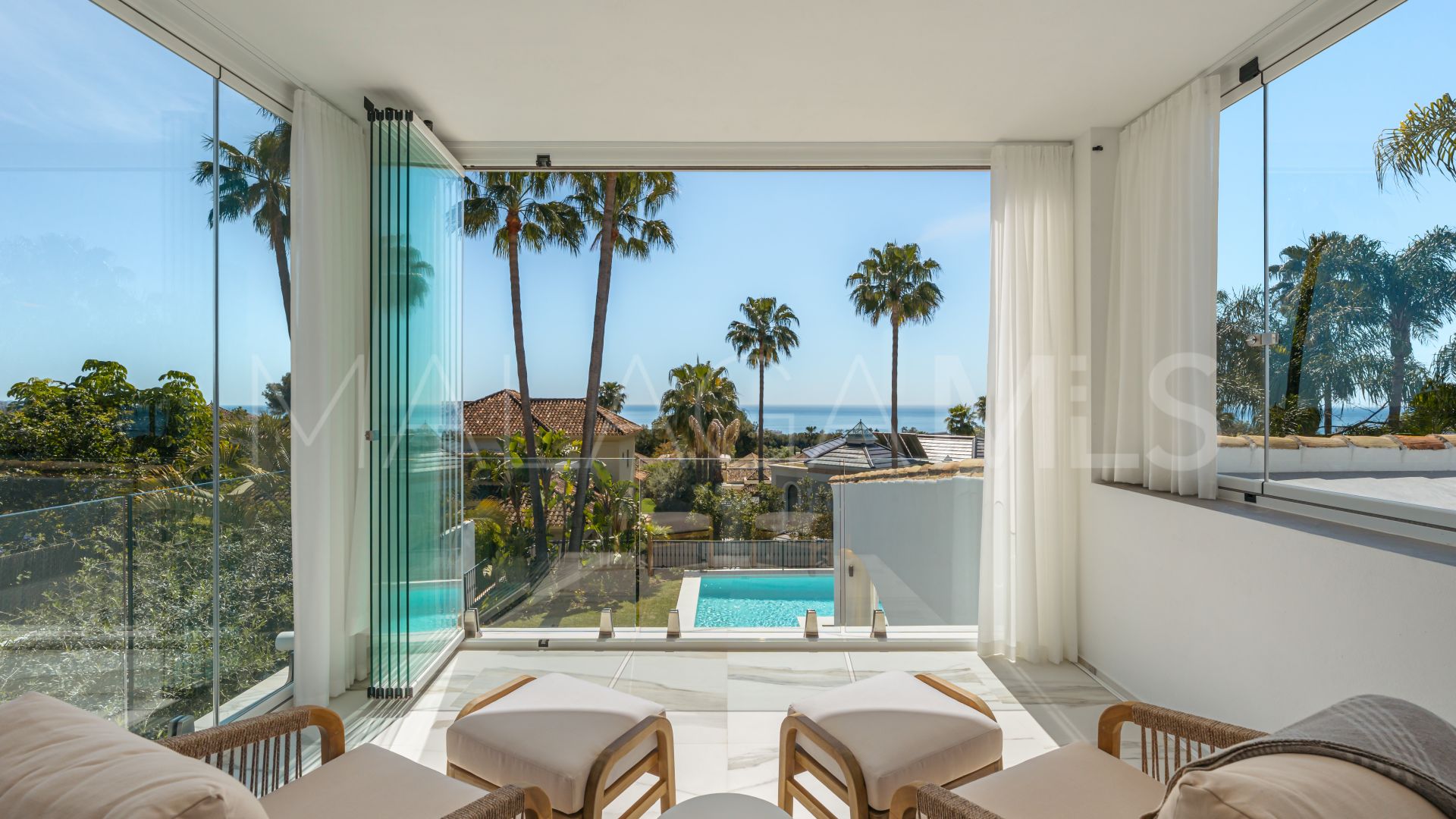 Villa for sale in Altos Reales