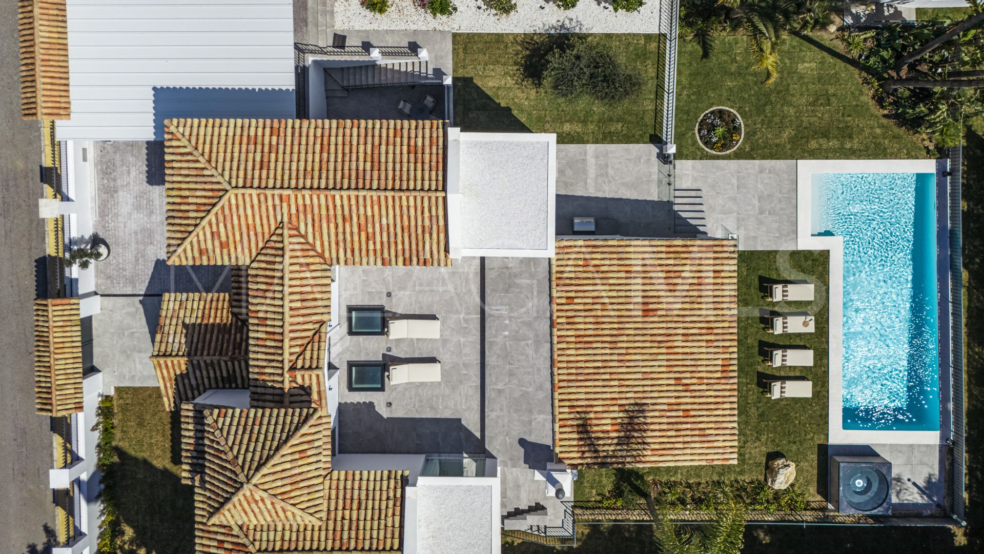 Villa for sale in Altos Reales