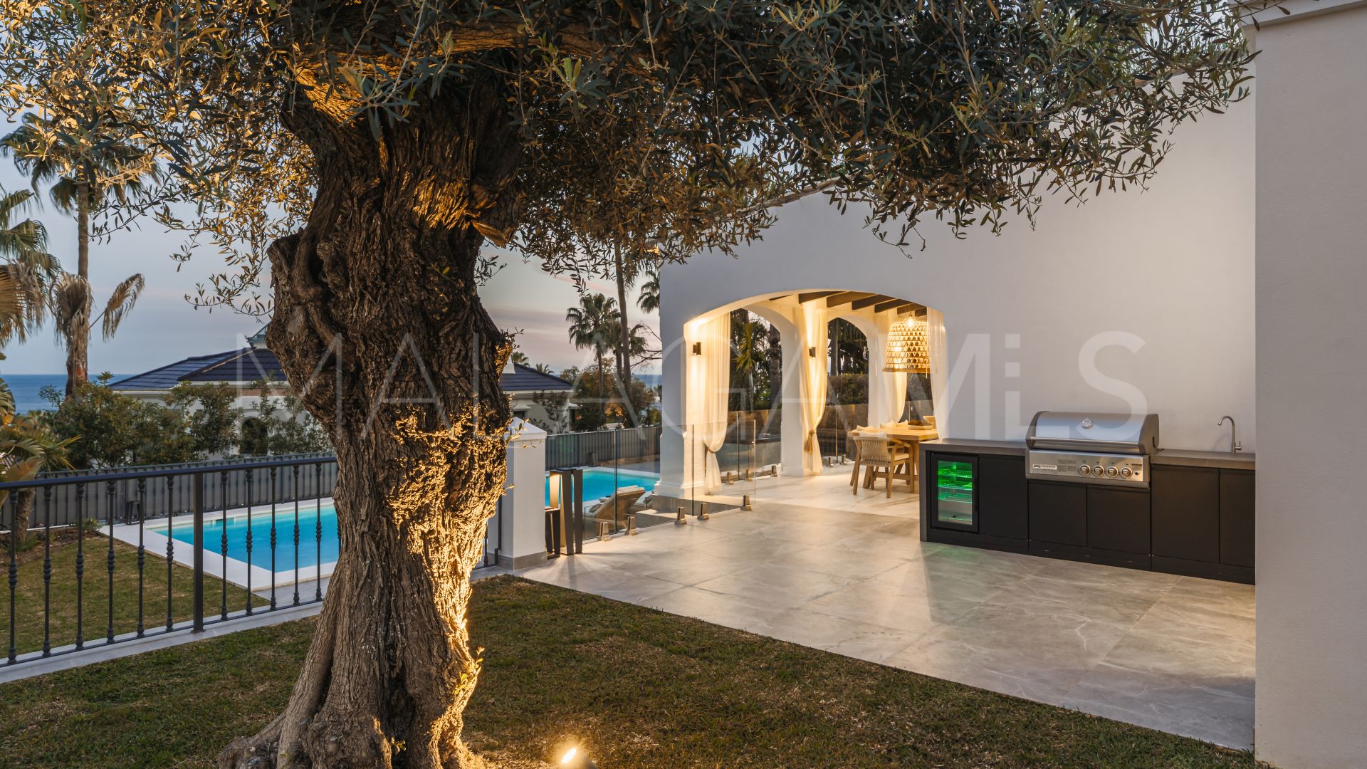 Villa for sale in Altos Reales