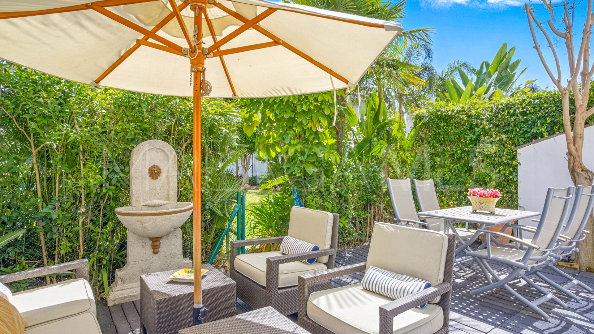 Radhus for sale in Los Naranjos de Marbella