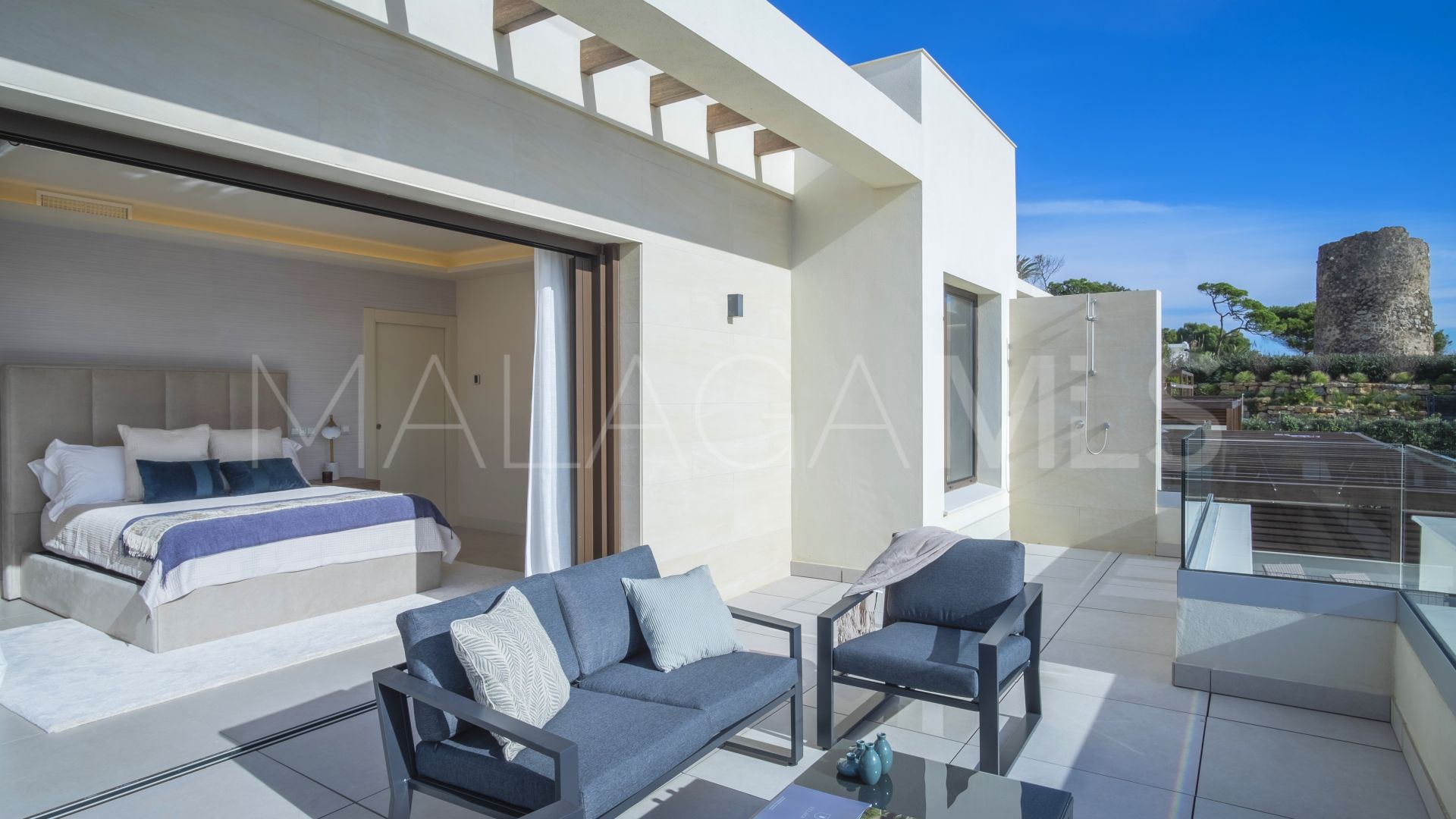 Villa for sale in New Golden Mile