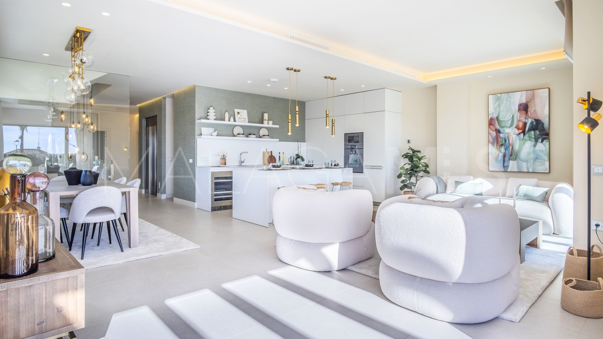 Villa for sale in New Golden Mile