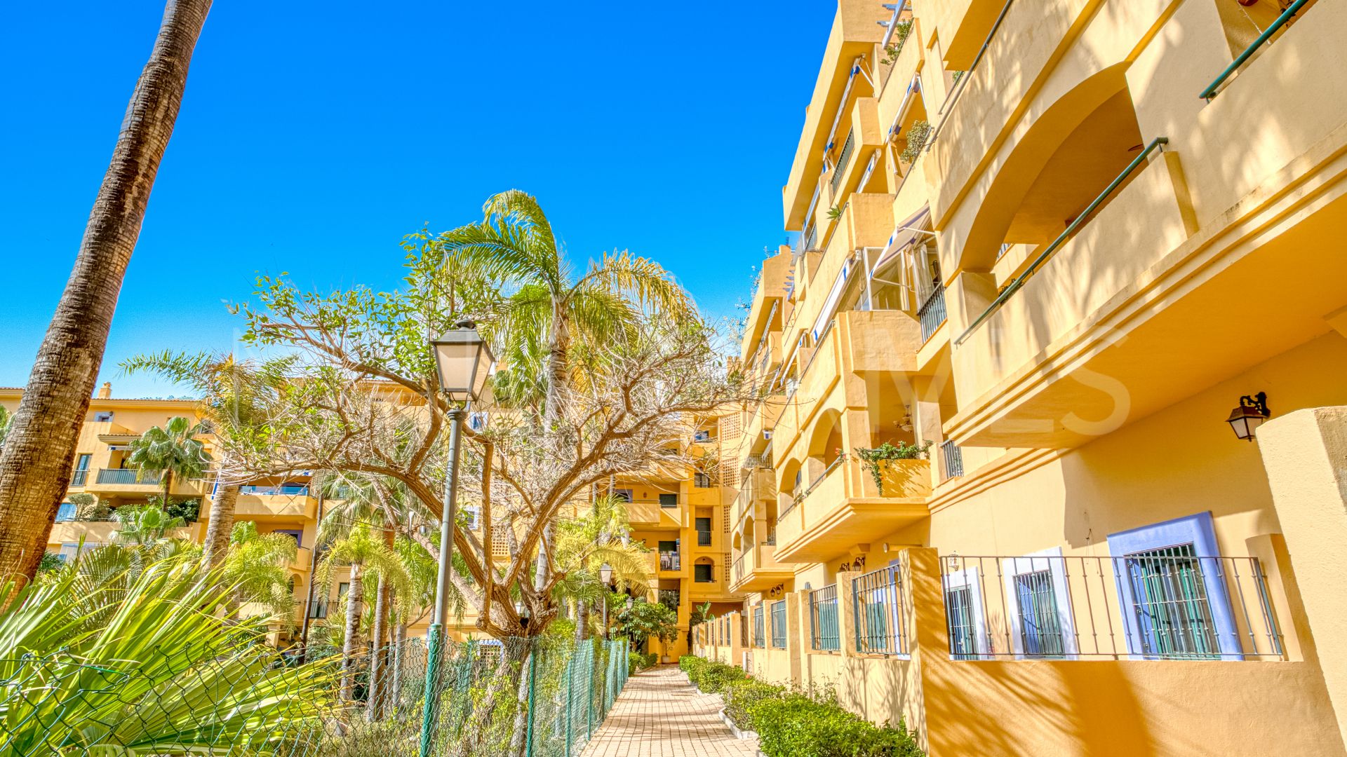 Apartamento de 4 bedrooms for sale in Los Almendros I