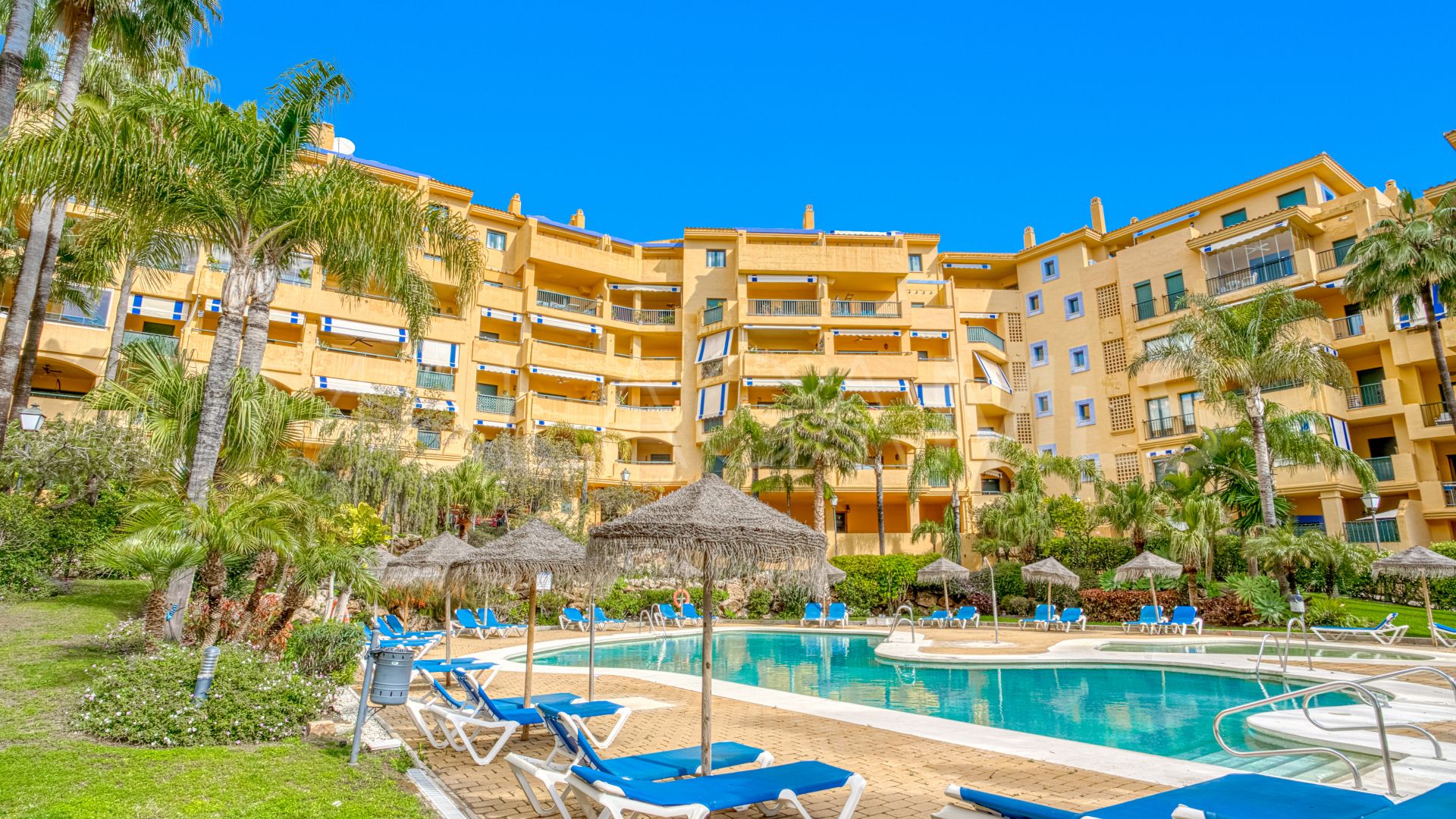 Apartamento de 4 bedrooms for sale in Los Almendros I