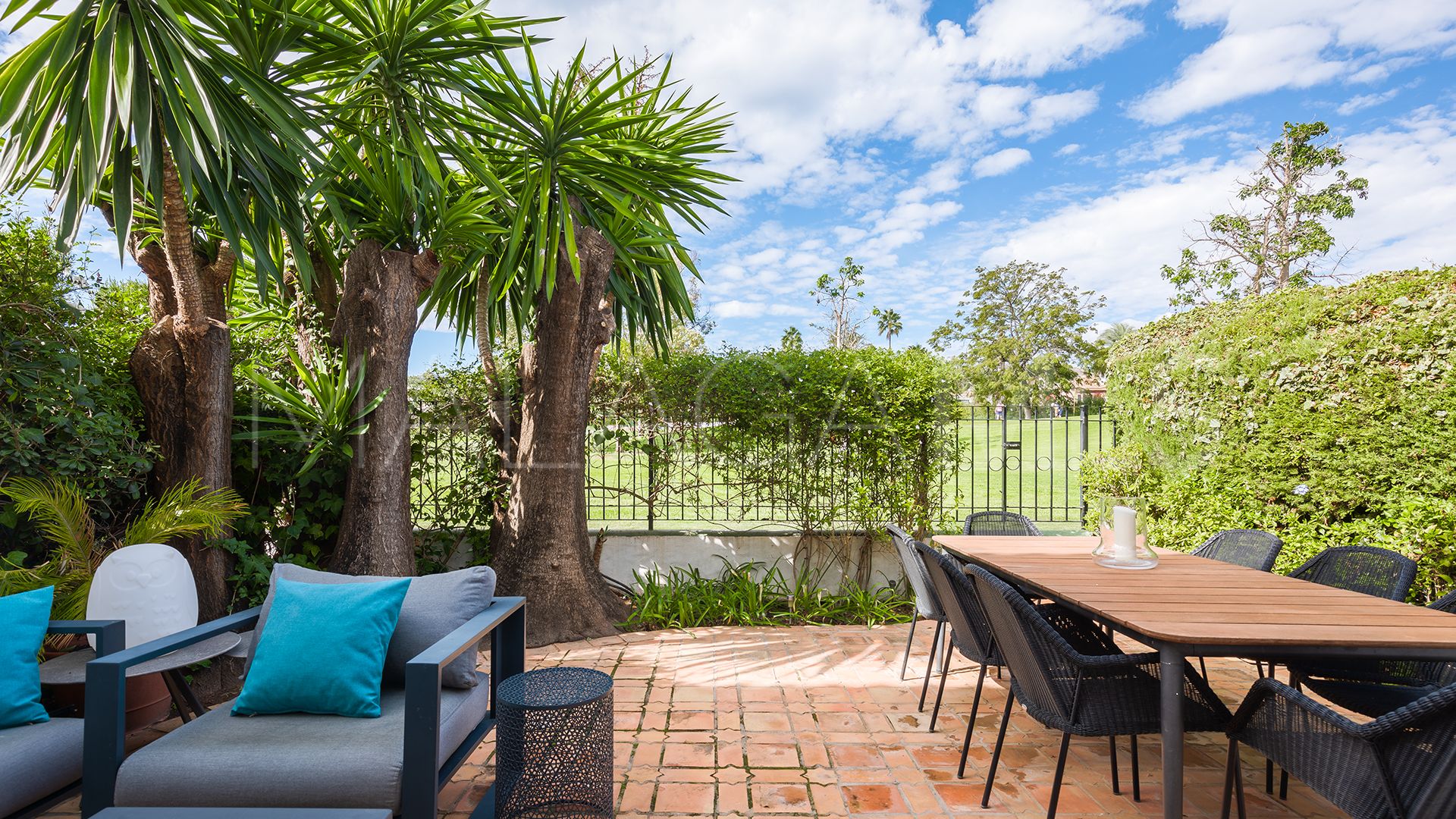 Radhus for sale in Los Naranjos Country Club