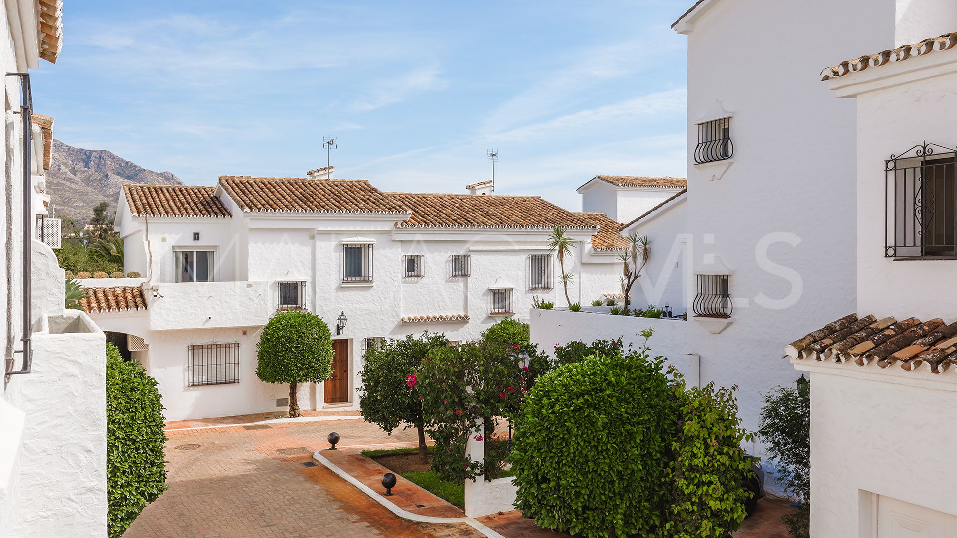 Radhus for sale in Los Naranjos Country Club