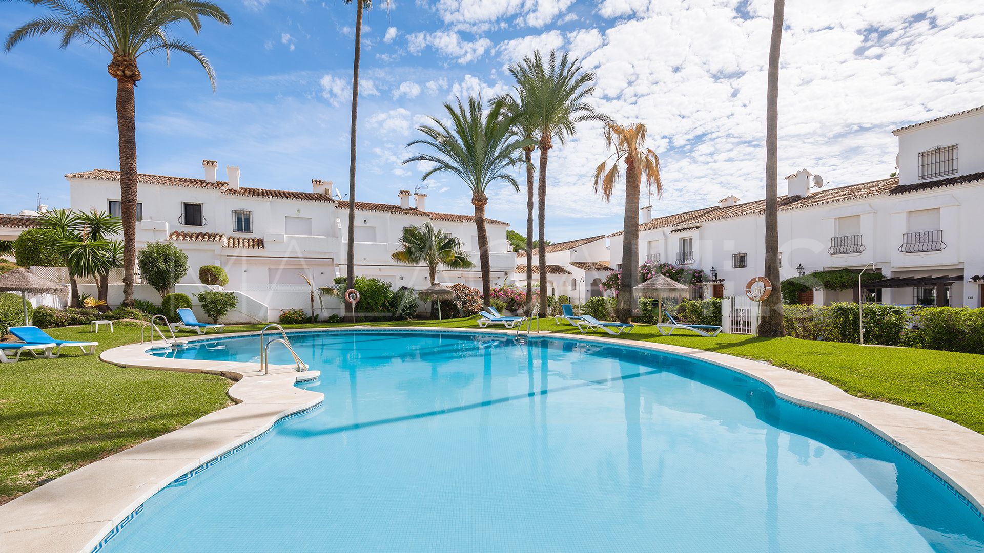 Radhus for sale in Los Naranjos Country Club