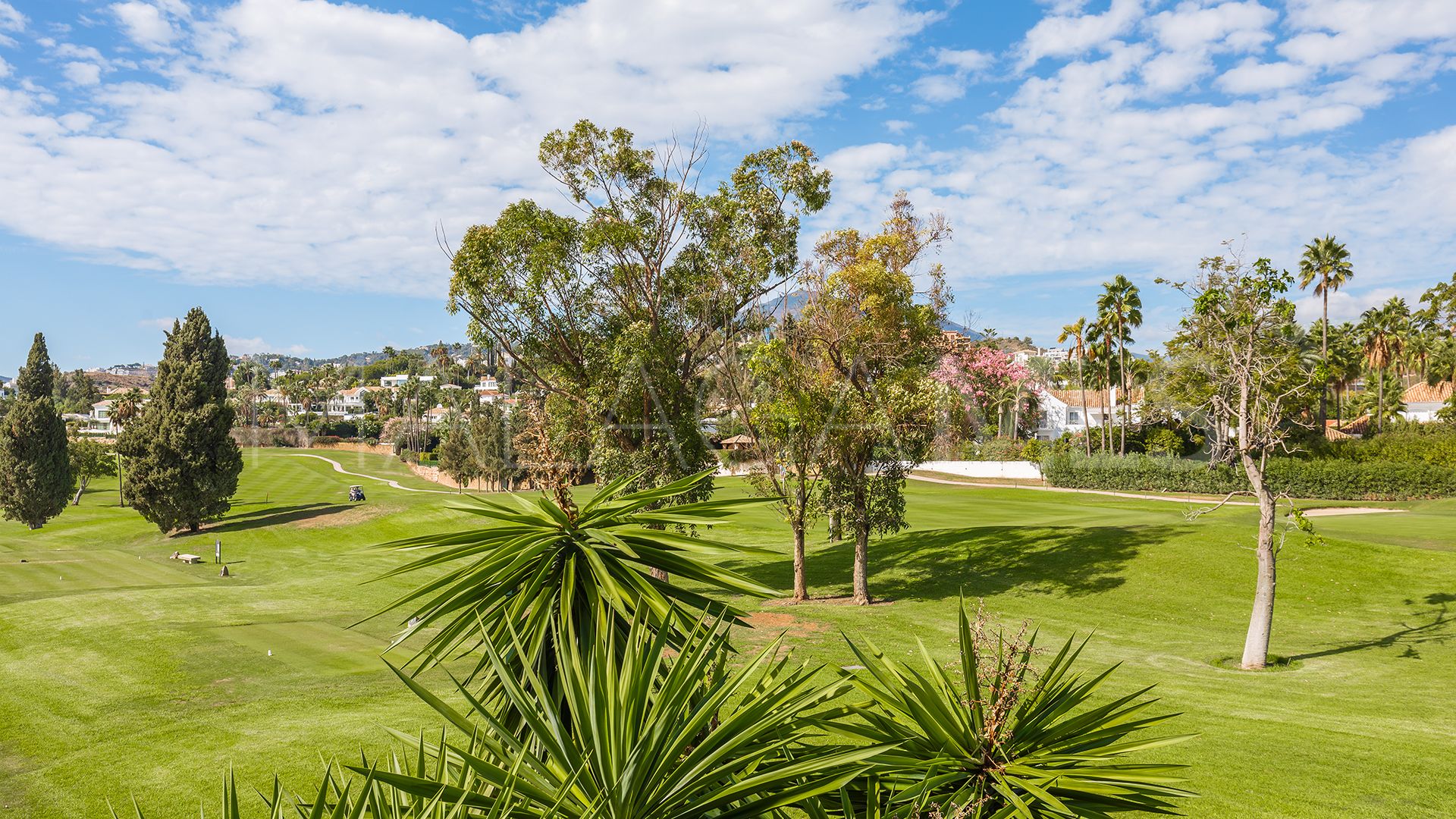 Radhus for sale in Los Naranjos Country Club