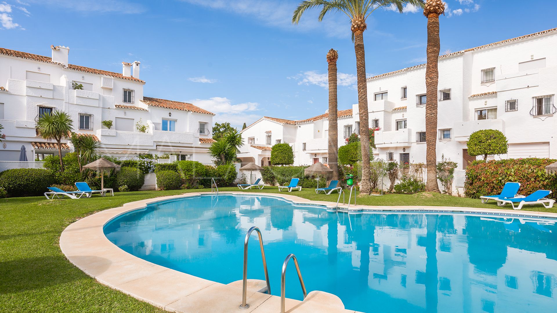 Radhus for sale in Los Naranjos Country Club