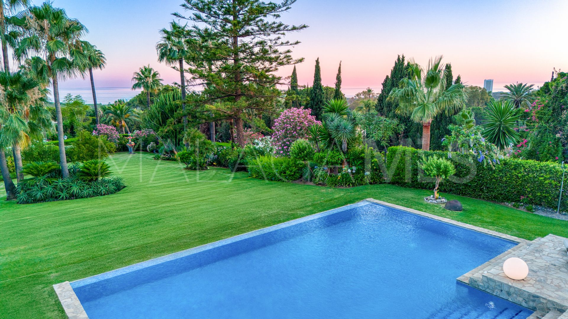 Villa for sale in Hacienda las Chapas
