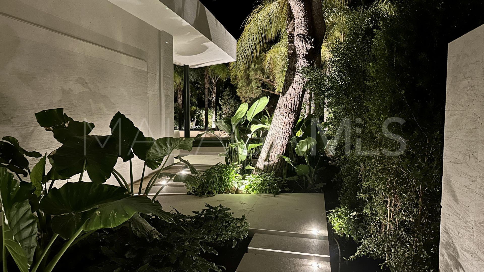 For sale Hacienda las Chapas villa with 5 bedrooms