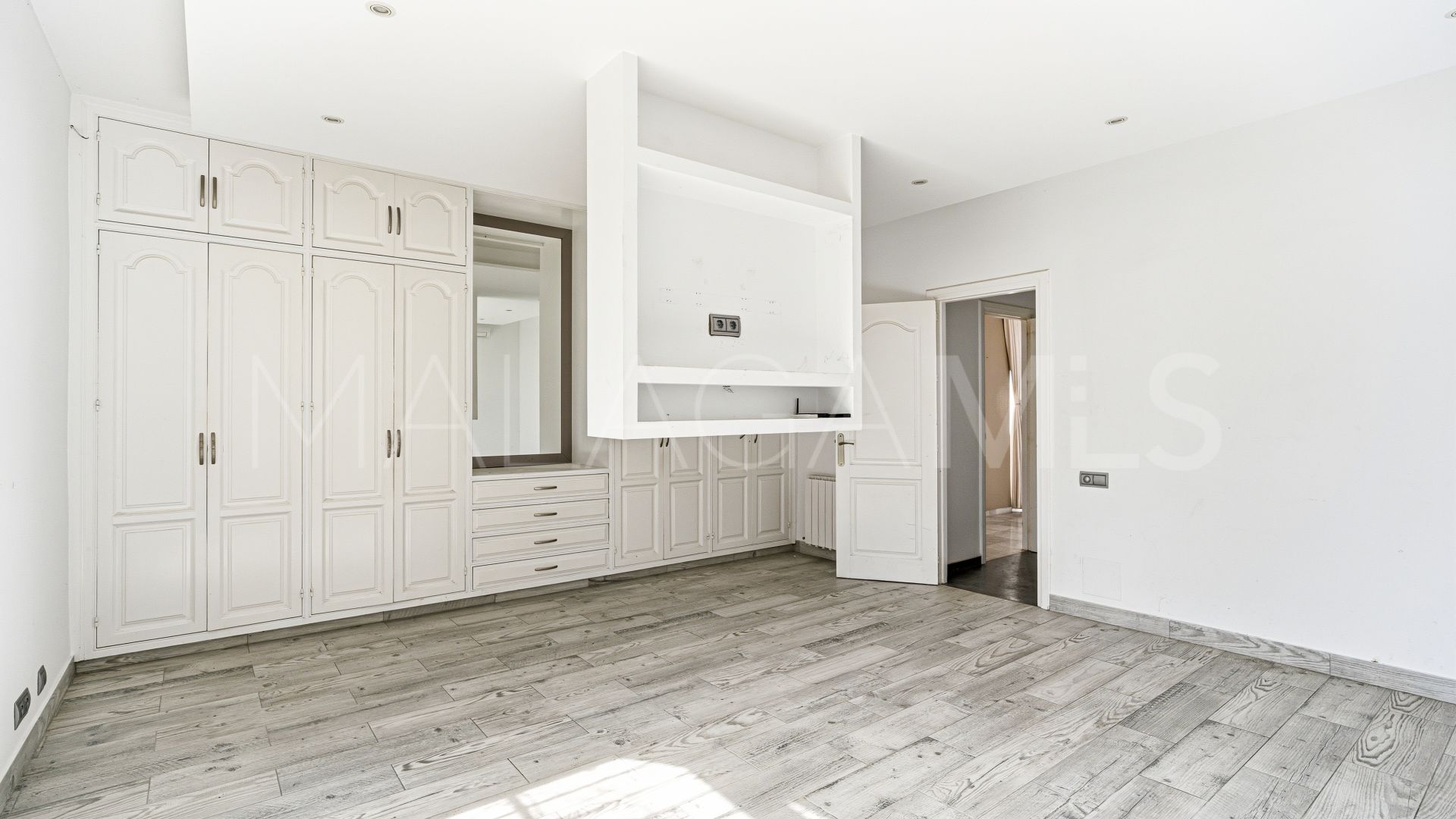 Villa for sale in El Paraiso